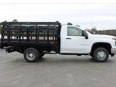 Used 2024 Chevrolet Silverado 3500 W/T w/ Snow Plow Prep Package image 7