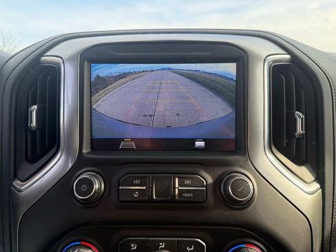 Used 2021 Chevrolet Silverado 1500 LT image 41