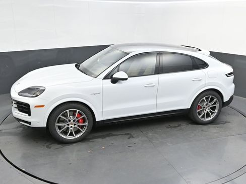 New 2026 Porsche Cayenne S image 41