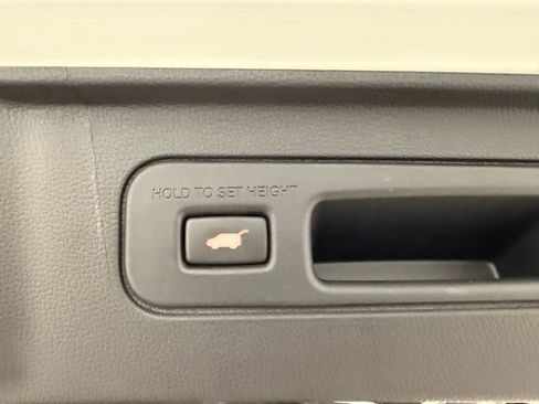 Used 2025 Honda Pilot Touring image 31