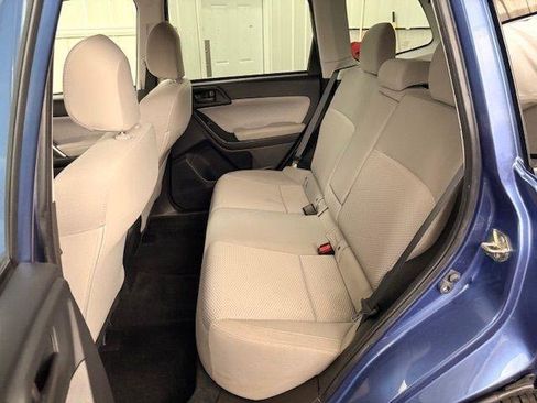 Used 2017 Subaru Forester 2.5i Premium image 8