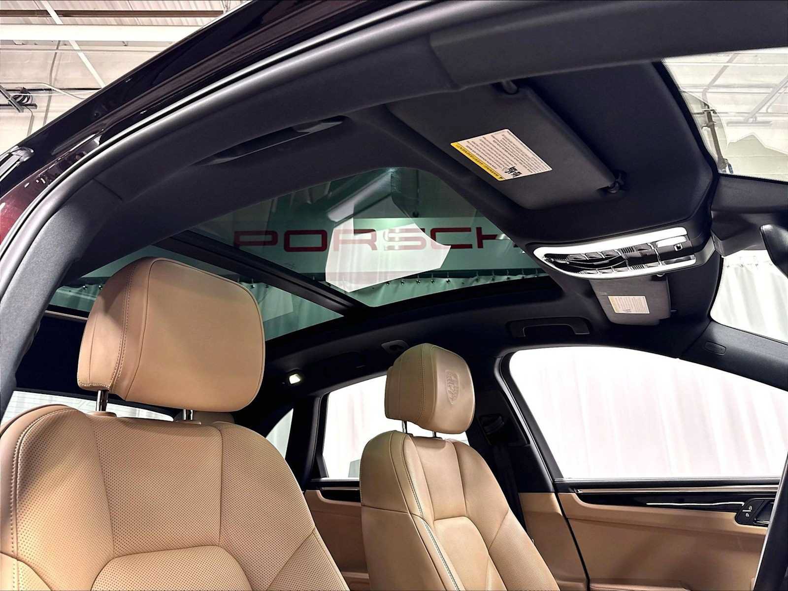 Used 2026 Porsche Macan AWD/4WD image 26