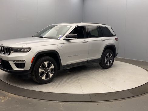 Used 2024 Jeep Grand Cherokee Limited 4xe AWD/4WD image 9