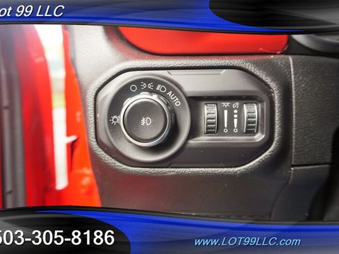 Used 2018 Jeep Wrangler Unlimited Rubicon AWD/4WD image 25