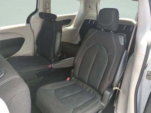 Used 2023 Chrysler Voyager LX FWD image 25