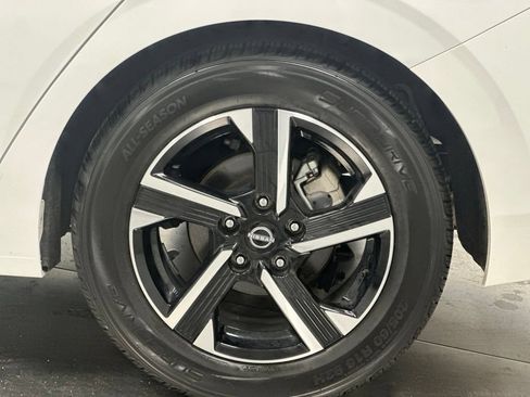 Used 2024 Nissan Sentra SV FWD image 23