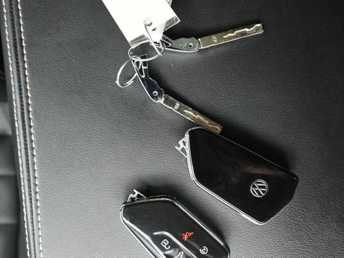 Used 2024 Volkswagen Atlas SEL AWD/4WD image 18