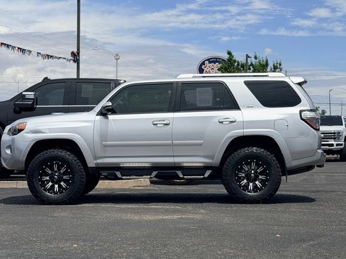 Used 2018 Toyota 4Runner SR5 Premium AWD/4WD image 33
