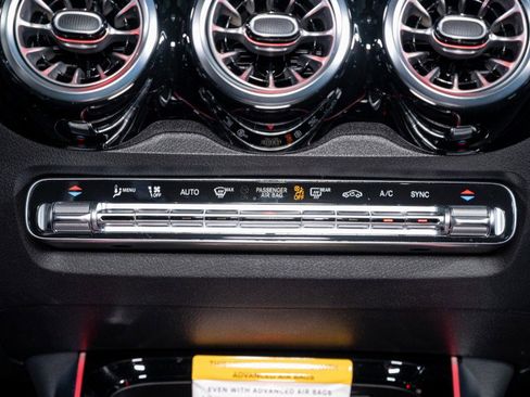 Certified 2025 Mercedes-Benz GLB 250 image 20