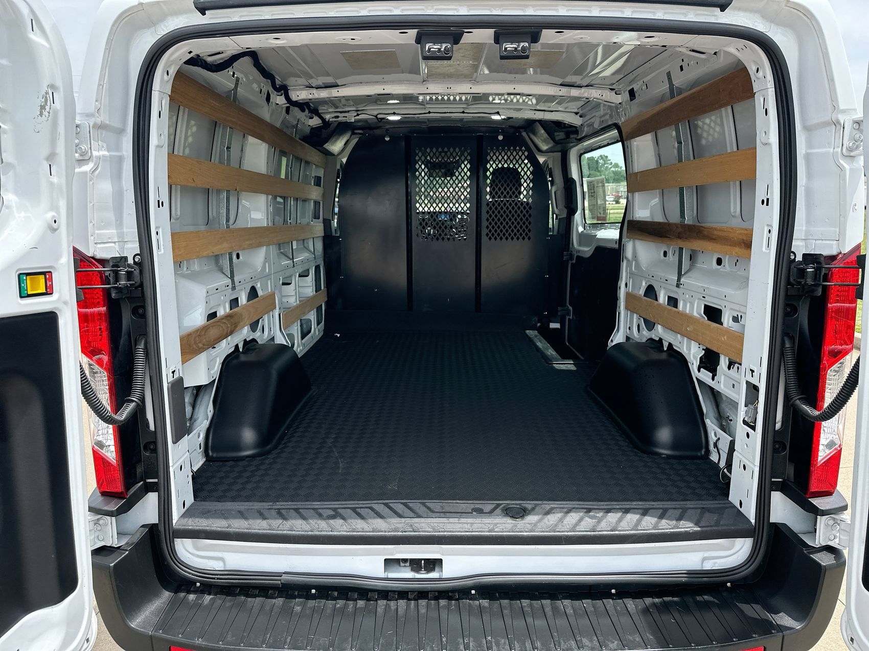 Used 2024 Ford Transit 250 Low Roof w/ Exterior Upgrade Package RWD image 22