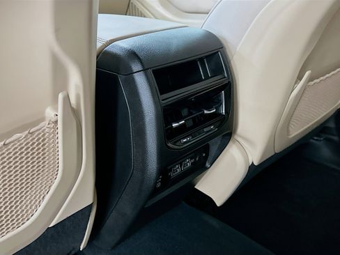 Used 2023 Jeep Grand Cherokee Limited w/ Luxury Tech Group II image 28