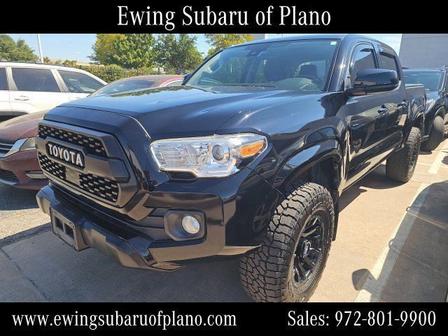 Used 2020 Toyota Tacoma SR5 RWD image 2