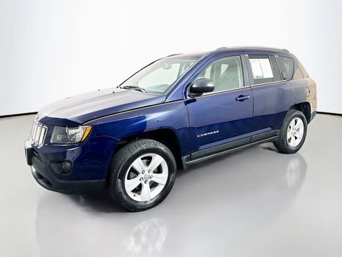 Used 2014 Jeep Compass Sport w/ Power Value Group FWD image 3