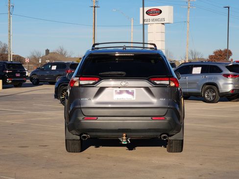 Used 2023 Toyota RAV4 XLE Premium image 8