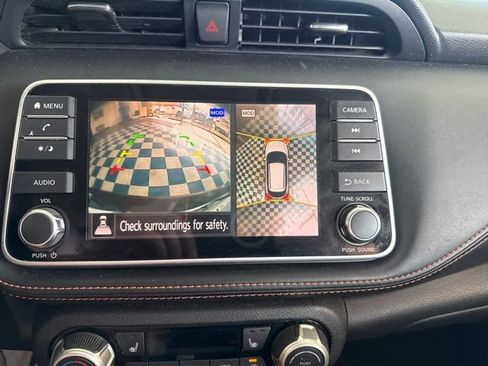 Used 2019 Nissan Kicks SR w/ SR Premium Package FWD image 17