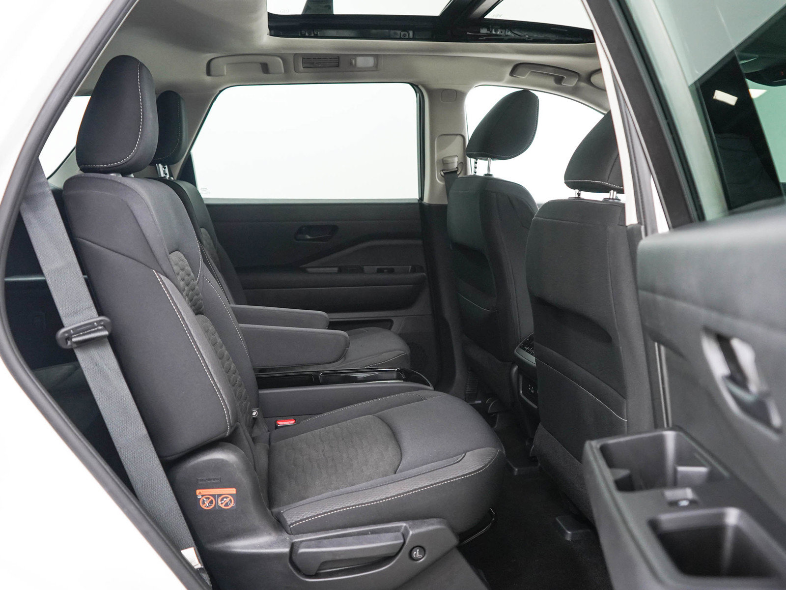 Used 2023 Nissan Pathfinder SV w/ SV Premium Package AWD/4WD image 12