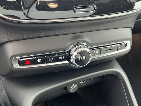 New 2026 Volvo EX40 Plus w/ Climate Package image 23