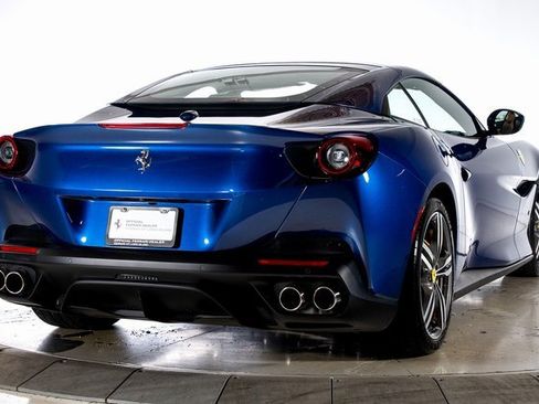 Used 2019 Ferrari Portofino image 10