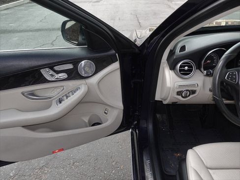 Used 2015 Mercedes-Benz C 300 Sedan image 31