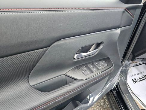 New 2025 Nissan Kicks SR w/ SR Premium Package image 27