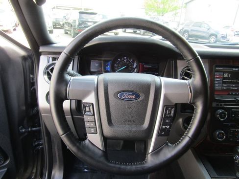 Used 2015 Ford Expedition Platinum image 16