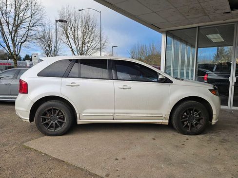 Used 2012 Ford Edge Sport w/ Driver Entry Pkg image 2