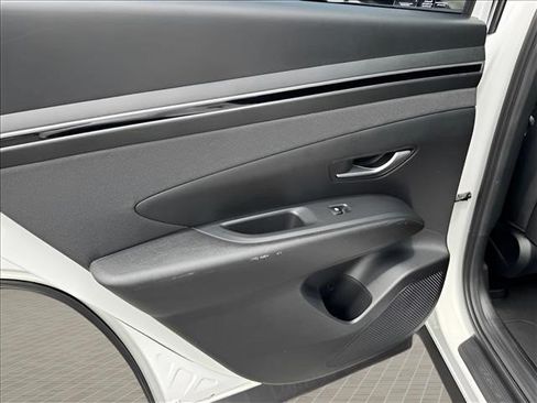 Certified 2023 Hyundai Tucson SEL w/ Convenience Package FWD image 18