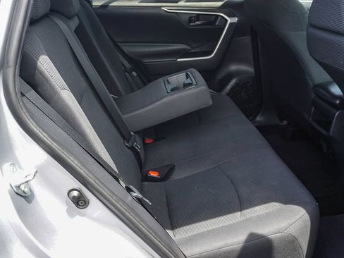 Used 2020 Toyota RAV4 LE w/ Carpet Mat Package AWD/4WD image 14