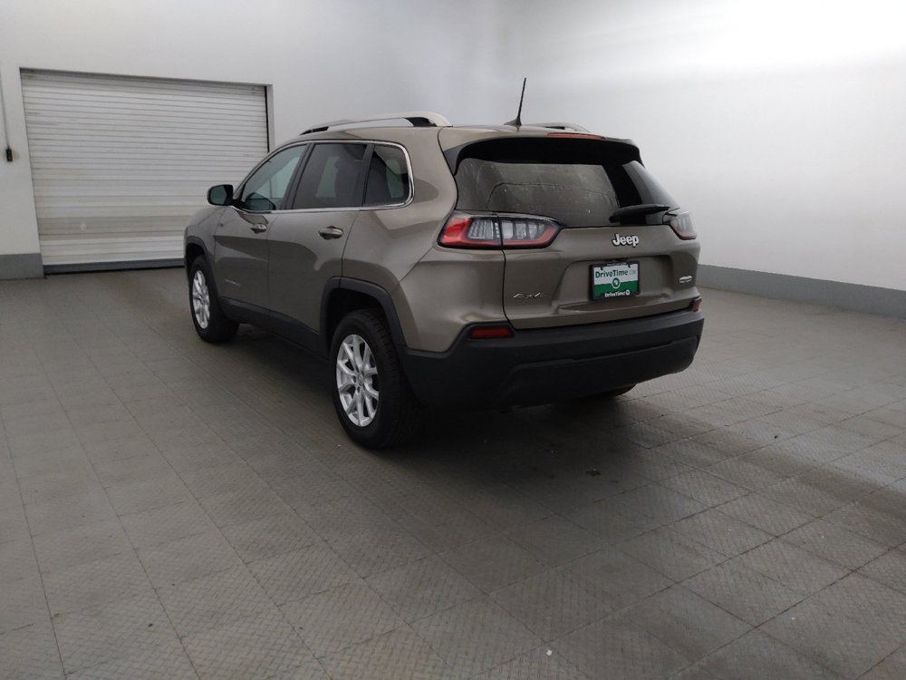 Used 2019 Jeep Cherokee Latitude Plus w/ Cold Weather Group AWD/4WD image 5