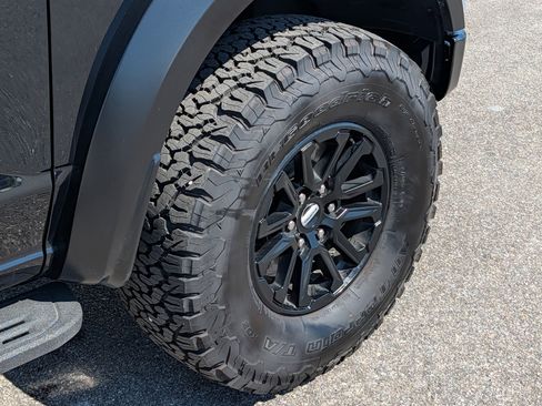 Used 2025 Ford F150 Raptor image 12