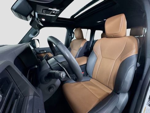 Used 2024 Lexus GX 550 w/ Accessory Package (Z1) image 16