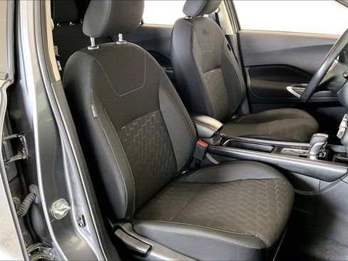 Used 2023 Nissan Kicks SV FWD image 7