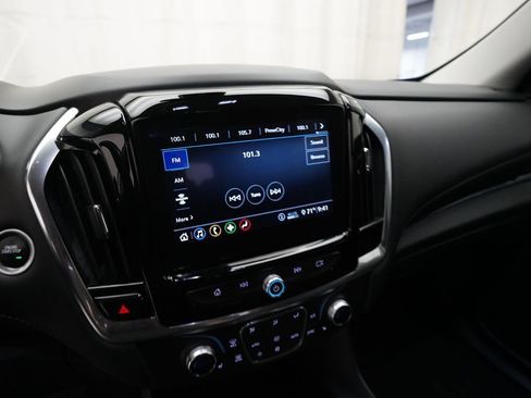 Used 2021 Chevrolet Traverse LT w/ LPO, Floor Liner Package AWD/4WD image 6