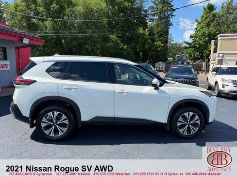 Used 2021 Nissan Rogue SV w/ Premium Package AWD/4WD image 8
