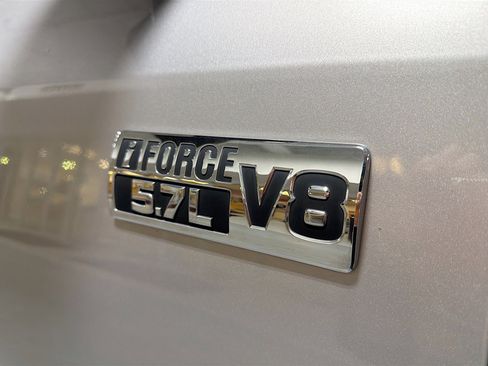 Used 2016 Toyota Tundra SR5 w/ SR5 Upgrade Package image 19