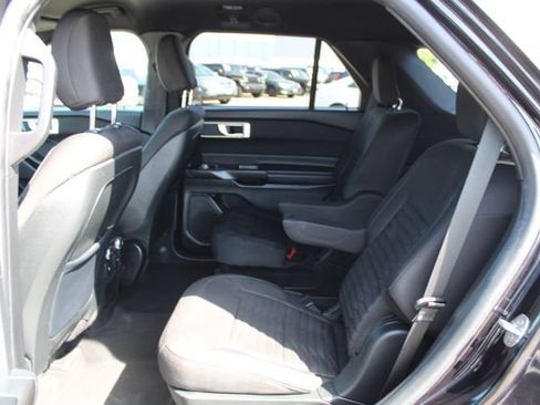 Used 2020 Ford Explorer XLT RWD image 32