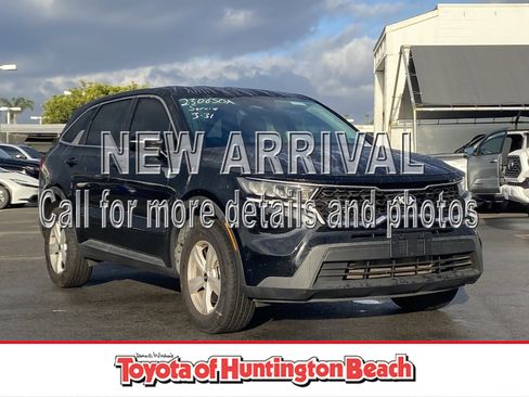 Used 2021 Kia Sorento LX image 1