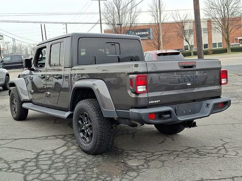 Used 2021 Jeep Gladiator Willys image 7