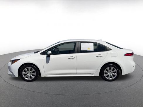 Used 2025 Toyota Corolla LE FWD image 9