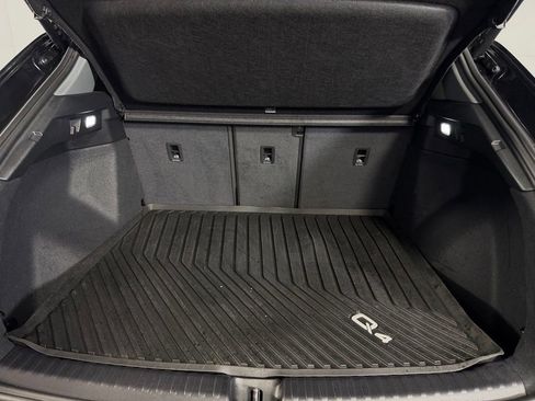 Used 2024 Audi Q4 e-tron Premium Plus w/ Premium Plus AWD/4WD image 29