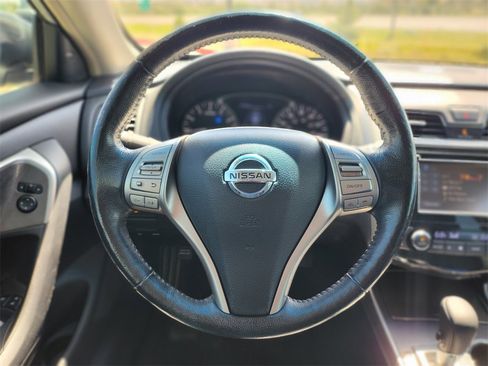 Used 2013 Nissan Altima 2.5 SL w/ Technology Pkg image 15