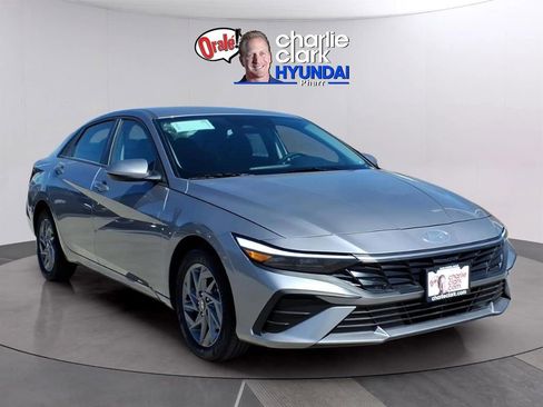 New 2026 Hyundai Elantra Blue image 7