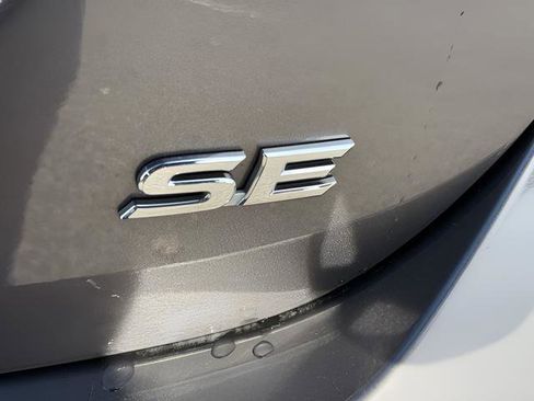 Used 2023 Toyota Camry SE FWD image 14