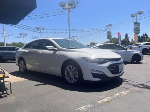 Used 2023 Chevrolet Malibu LT image 2