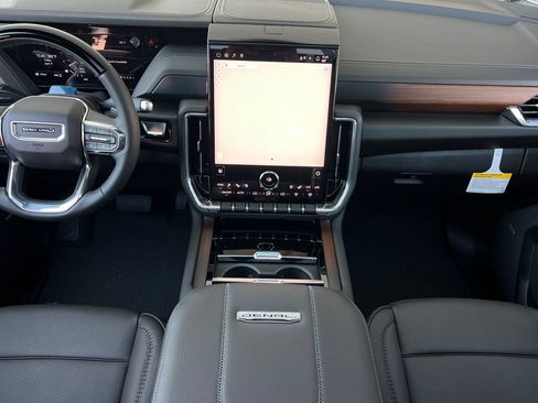 New 2026 GMC Yukon Denali w/ Denali Reserve Package AWD/4WD image 12