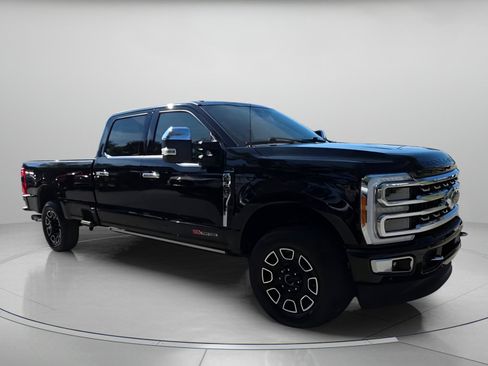 Certified 2023 Ford F350 Platinum image 3