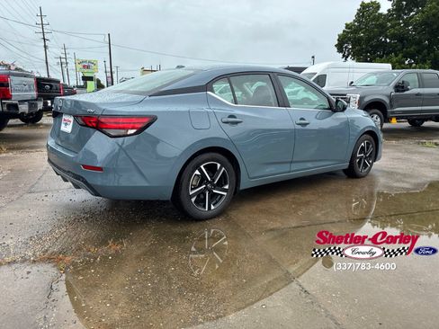 Used 2024 Nissan Sentra SV FWD image 13