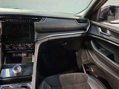 Used 2023 Jeep Grand Cherokee L Altitude image 11