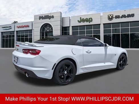 Used 2020 Chevrolet Camaro LT RWD image 3