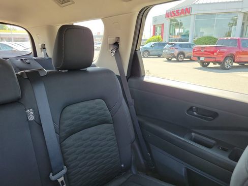 Used 2024 Nissan Pathfinder S AWD/4WD image 7